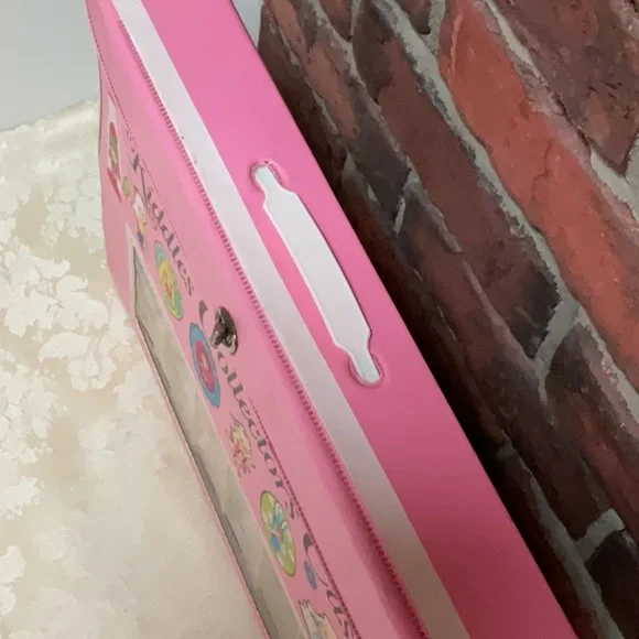 Liddle Kiddle Collector Case + Doll - Picture 4 of 13